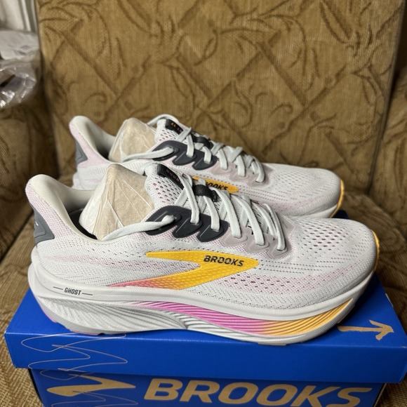 Brooks Ghost 17 Narrow (2A) w Box - Picture 4 of 9